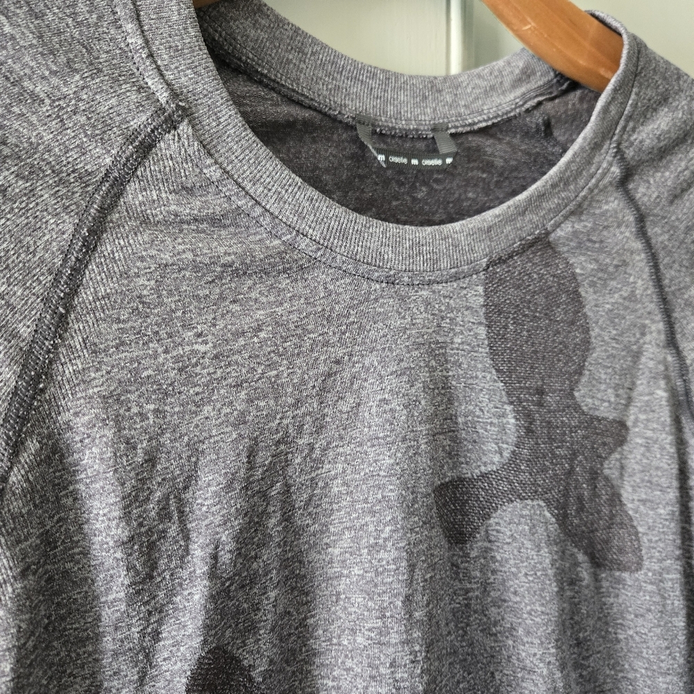 Oiselle Flyte Seamless Long Sleeve Gray Running Top Size Medium - Picture 11 of 12
